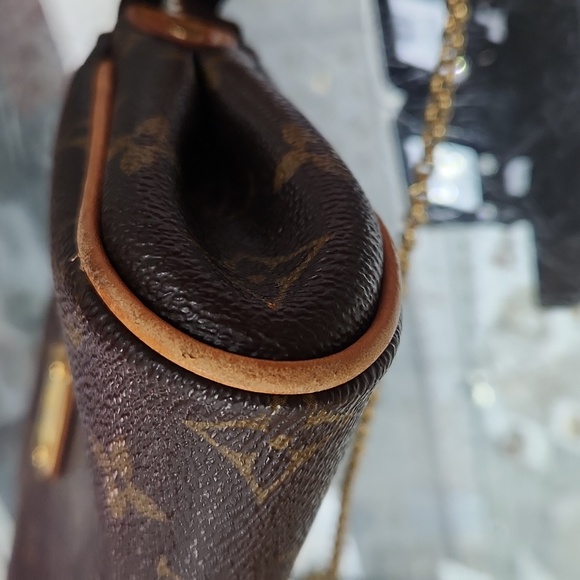 Louis Vuitton Eva Monogram Clutch - Picture 9 of 12